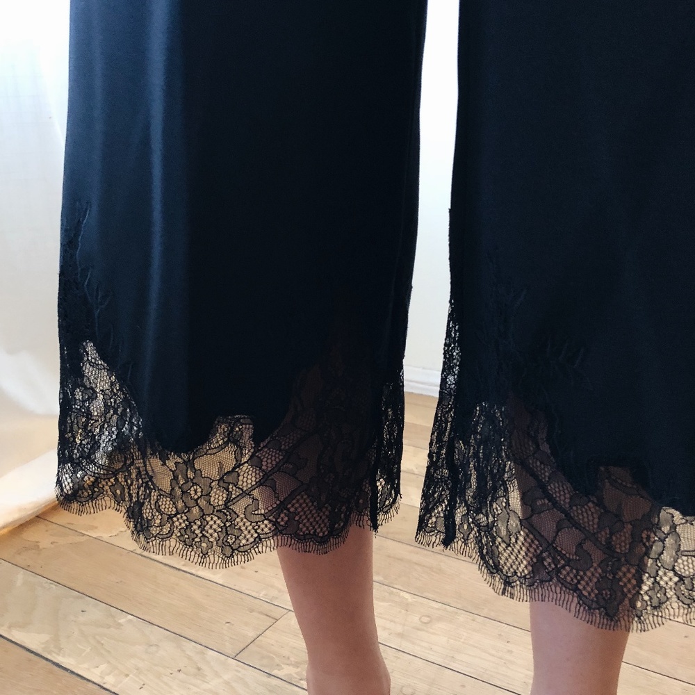 Michael Kors Cropped Lace-Trimmed Trousers - Picture 4 of 4